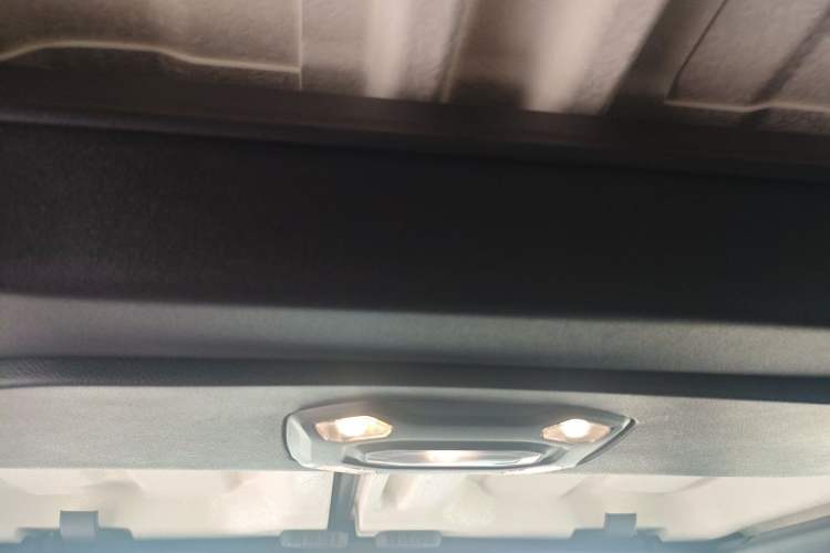 Used Jeep Gladiator 2022 3.6L Pioneer Edition Headliner