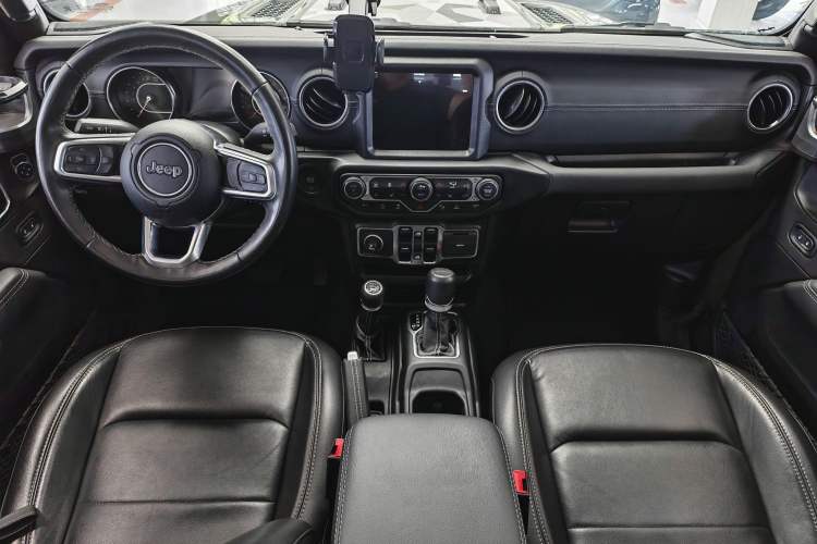 Used Jeep Gladiator 2022 3.6L Pioneer Edition Interior 1