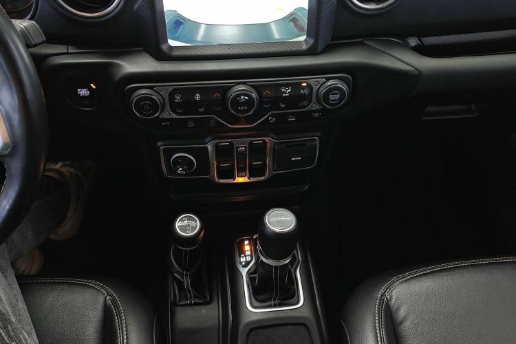 Used Jeep Gladiator 2022 3.6L Pioneer Edition Interior 3