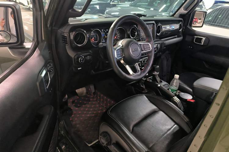 Used Jeep Gladiator 2022 3.6L Pioneer Edition Interior 3
