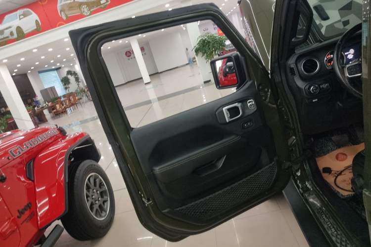 Used Jeep Gladiator 2022 3.6L Pioneer Edition Left Front Door Interior