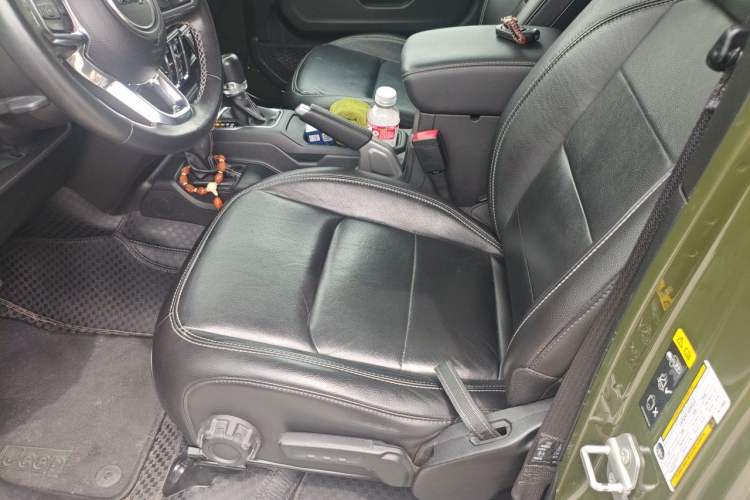 Used Jeep Gladiator 2022 3.6L Pioneer Edition Left Front Seat