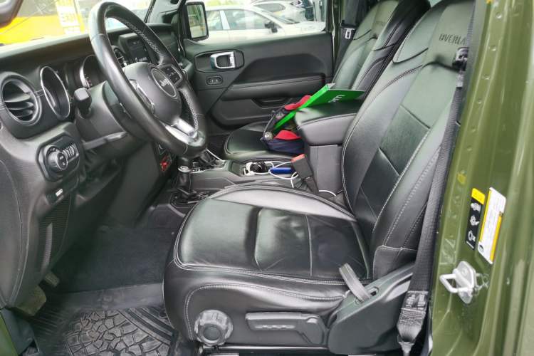Used Jeep Gladiator 2022 3.6L Pioneer Edition Left Front Seat