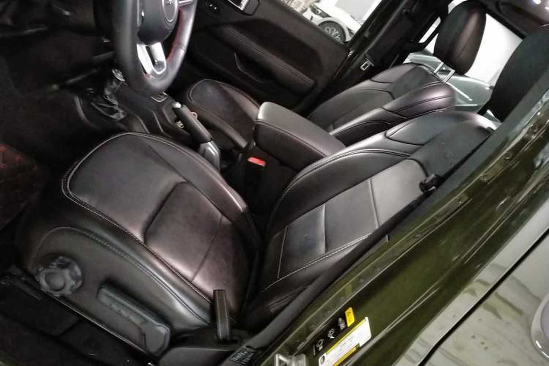 Used Jeep Gladiator 2022 3.6L Pioneer Edition Left Front Seat