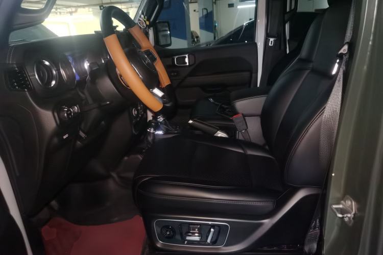 Used Jeep Gladiator 2022 3.6L Pioneer Edition Left Front Seat
