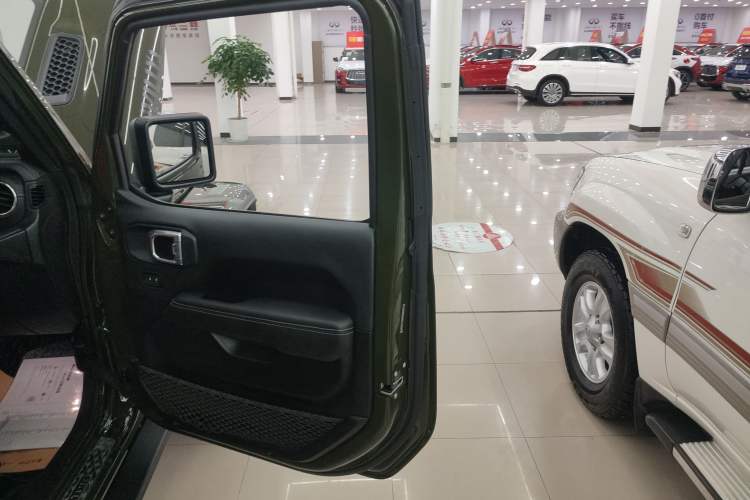 Used Jeep Gladiator 2022 3.6L Pioneer Edition Right Front Door Interior