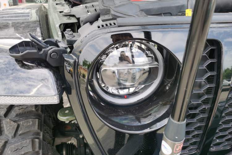 Used Jeep Gladiator 2022 3.6L Pioneer Edition Right Front Headlight