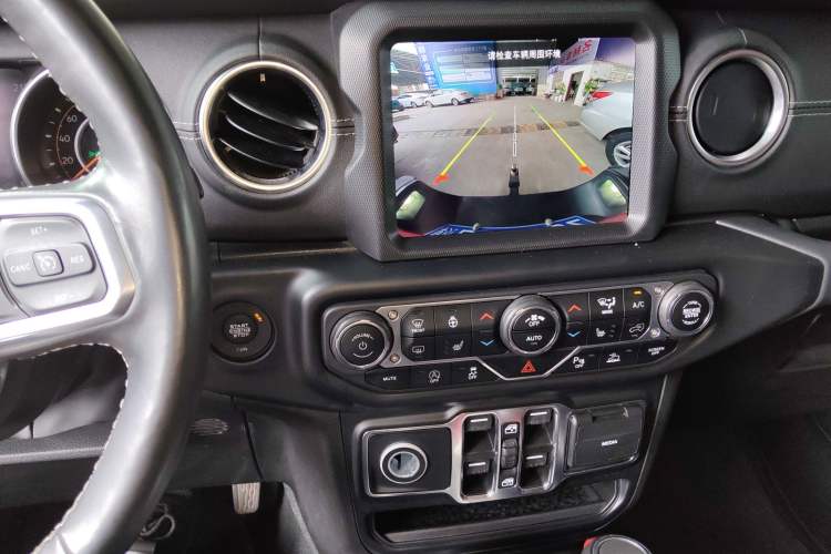 Used Jeep Gladiator 2022 3.6L Pioneer Edition Audio And AC Panel
