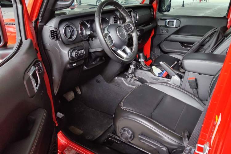 Used Jeep Gladiator 2022 3.6L Pioneer Edition Driver Seat