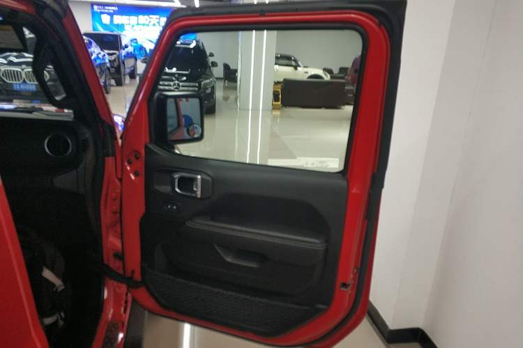 Used Jeep Gladiator 2022 3.6L Pioneer Edition Interior 2