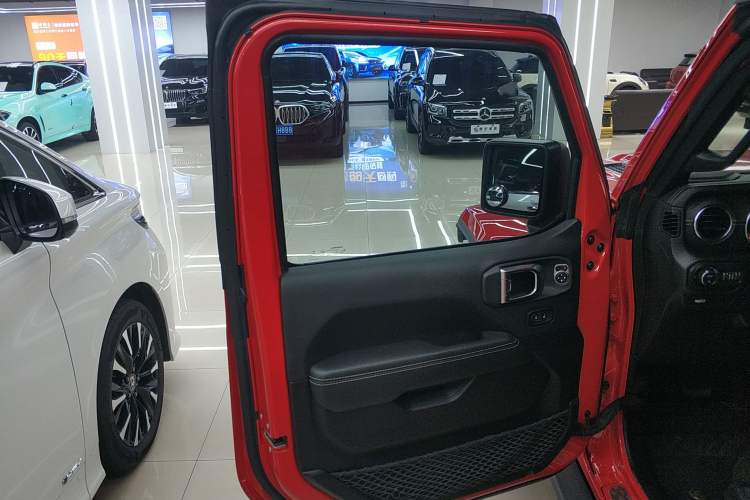 Used Jeep Gladiator 2022 3.6L Pioneer Edition Interior 4