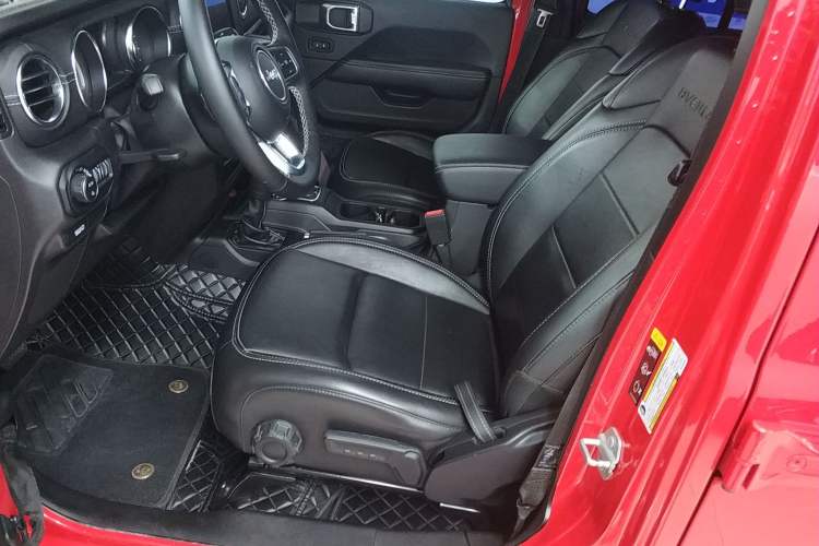 Used Jeep Gladiator 2022 3.6L Pioneer Edition Left Front Seat