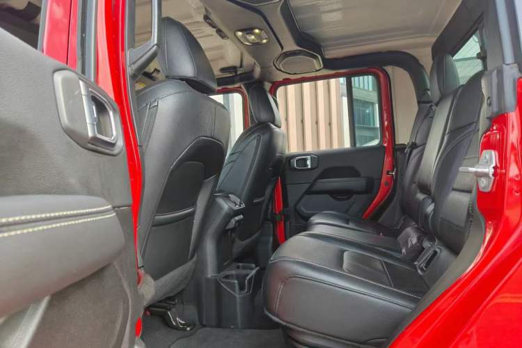 Used Jeep Gladiator 2022 3.6L Pioneer Edition Left Rear Seat