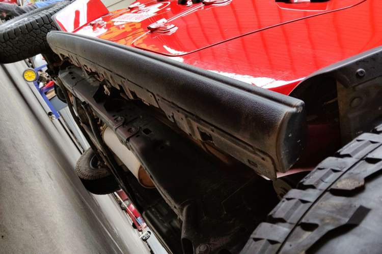 Used Jeep Gladiator 2022 3.6L Pioneer Edition Left Side Sill