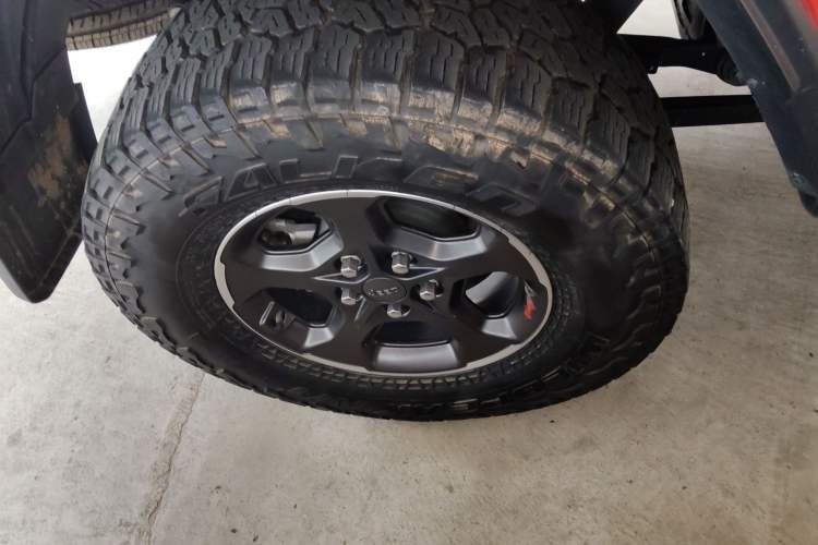 Used Jeep Gladiator 2022 3.6L Pioneer Edition Right Rear Wheel Hub
