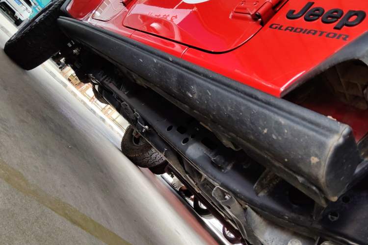 Used Jeep Gladiator 2022 3.6L Pioneer Edition Right Side Sill