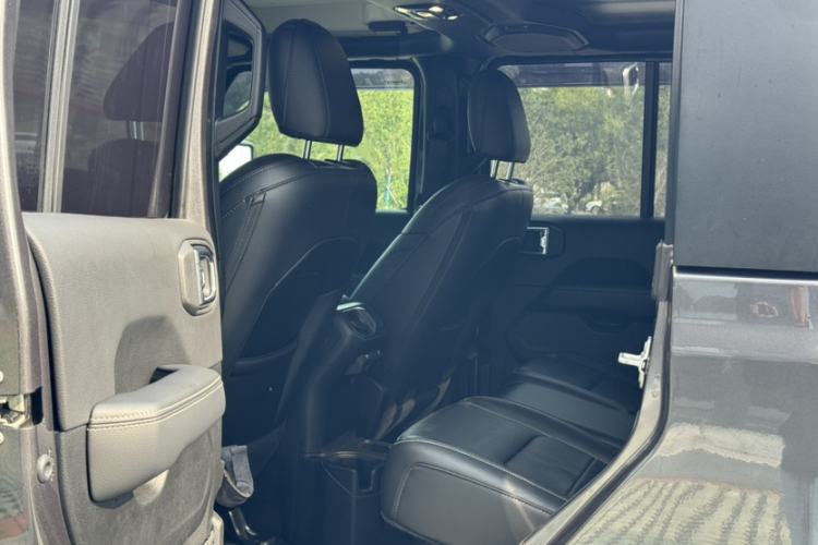 Used Jeep Gladiator 2022 3.6L Pioneer Edition Interior 5
