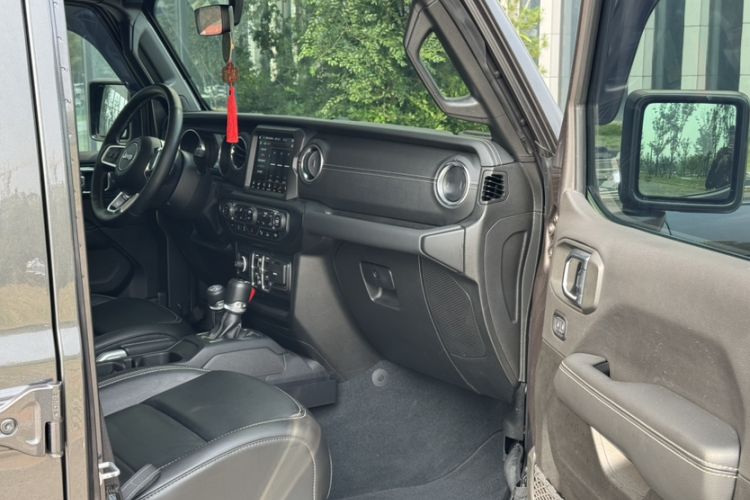 Used Jeep Gladiator 2022 3.6L Pioneer Edition Interior 7