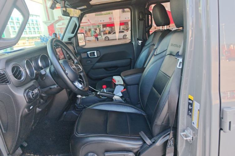 Used Jeep Gladiator 2022 3.6L Pioneer Edition Left Front Seat