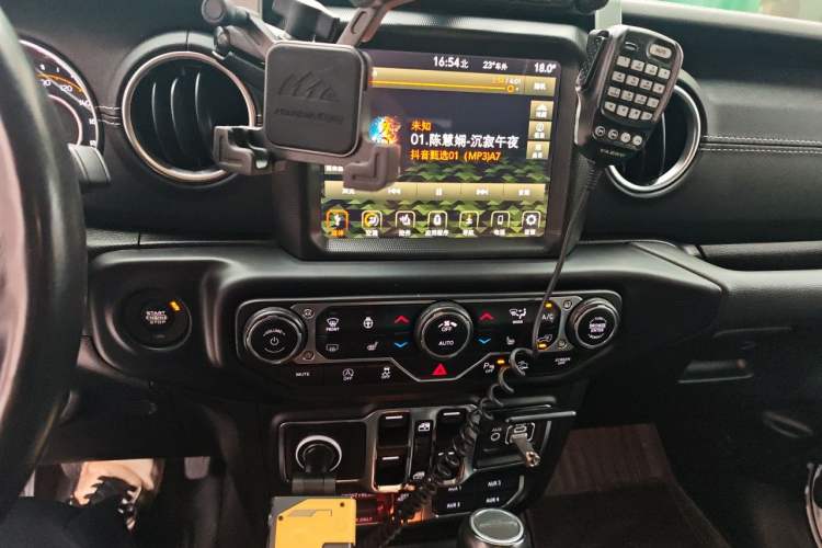 Used Jeep Gladiator 2022 3.6L Pioneer Edition Audio And AC Panel