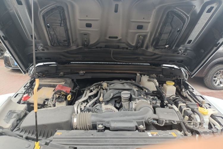 Used Jeep Gladiator  Engine Bay