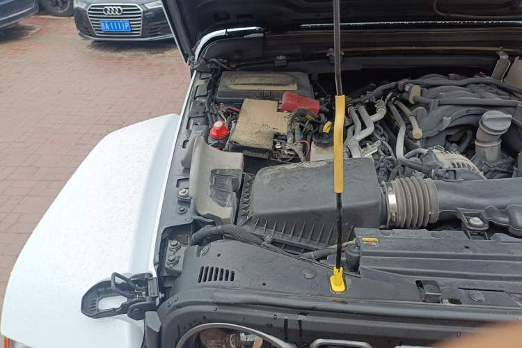 Used Jeep Gladiator  Engine Bay Right
