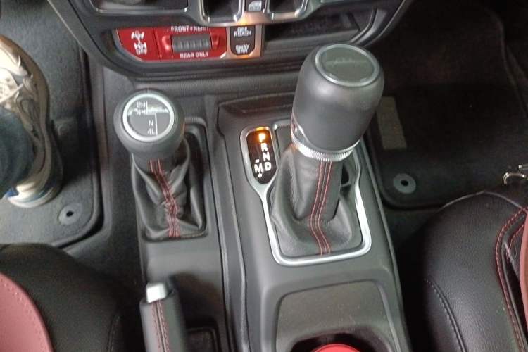 Used Jeep Gladiator  Gear Lever