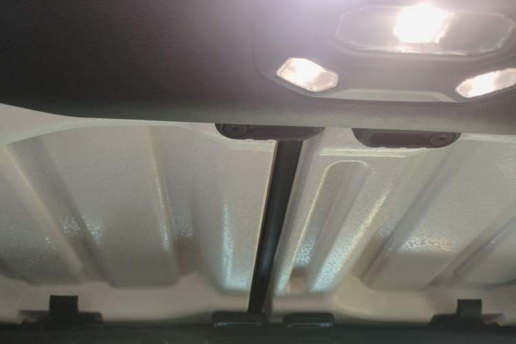 Used Jeep Gladiator 2022 3.6L Pioneer Edition Headliner
