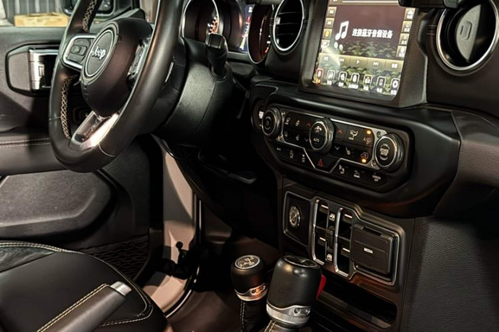 Used Jeep Gladiator 2022 3.6L Pioneer Edition Interior 1