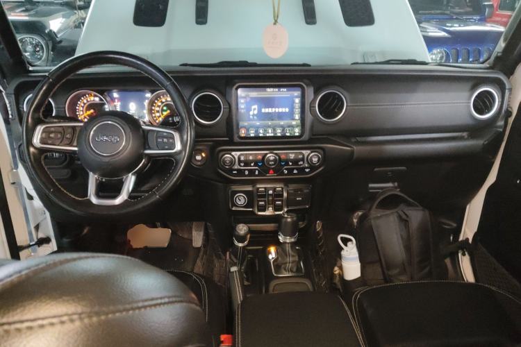 Used Jeep Gladiator 2022 3.6L Pioneer Edition Interior 2