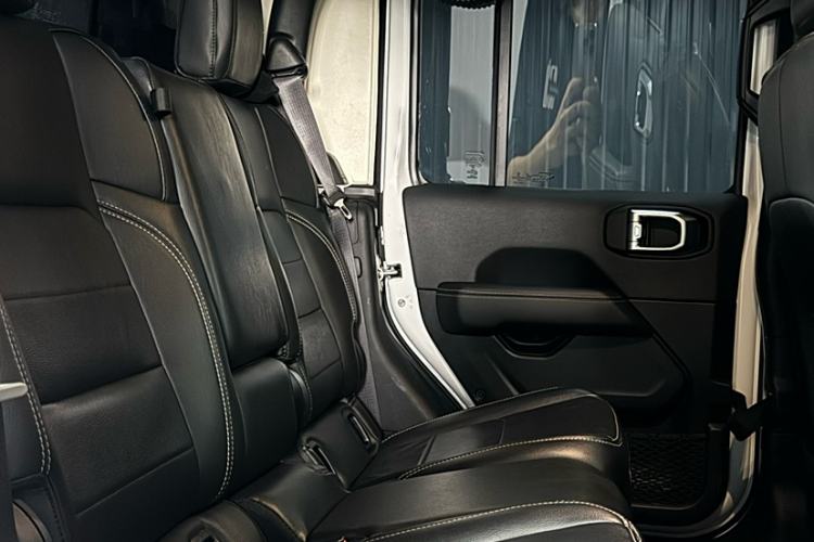 Used Jeep Gladiator 2022 3.6L Pioneer Edition Interior 5
