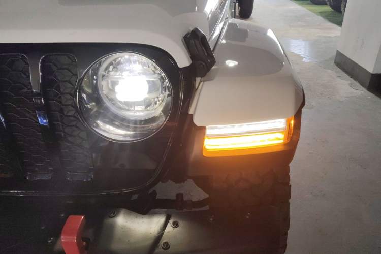 Used Jeep Gladiator 2022 3.6L Pioneer Edition Left Front Headlight
