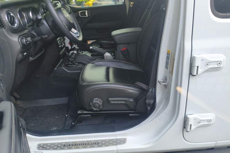 Used Jeep Gladiator 2022 3.6L Pioneer Edition Left Front Seat