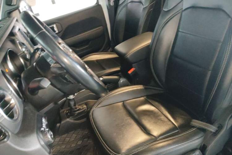 Used Jeep Gladiator 2022 3.6L Pioneer Edition Left Front Seat
