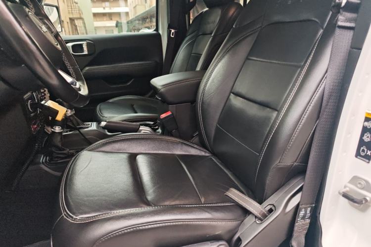 Used Jeep Gladiator 2022 3.6L Pioneer Edition Left Front Seat