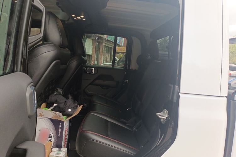 Used Jeep Gladiator  Left Rear Seat