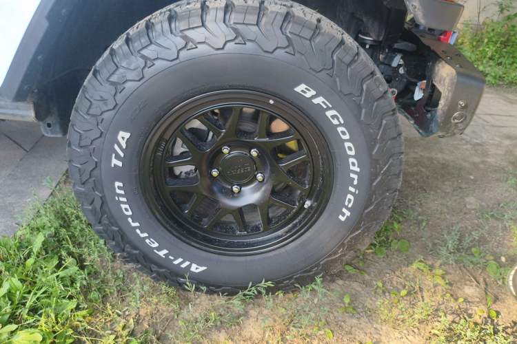 Used Jeep Gladiator 2022 3.6L Pioneer Edition Right Front Wheel Hub