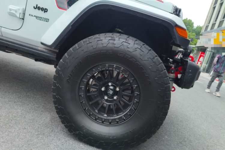 Used Jeep Gladiator 2022 3.6L Pioneer Edition Right Front Wheel Hub