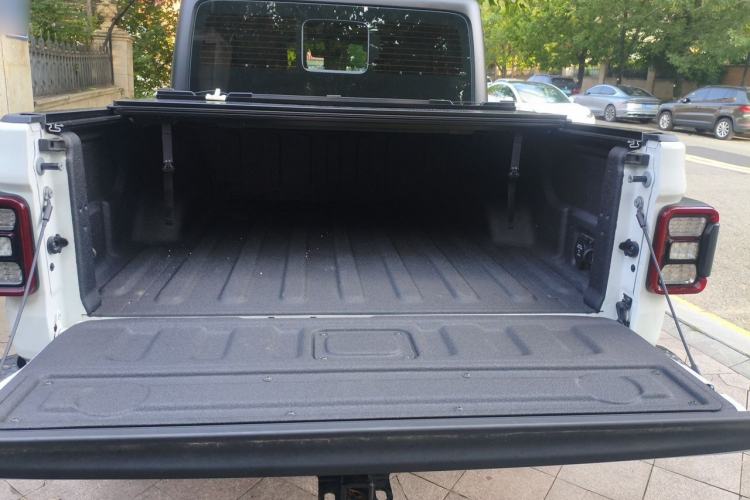 Used Jeep Gladiator 2022 3.6L Pioneer Edition Trunk