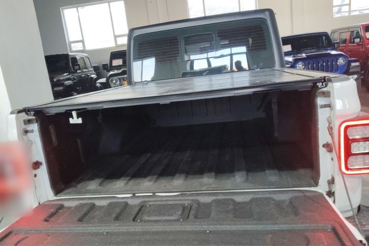 Used Jeep Gladiator 2022 3.6L Pioneer Edition Trunk