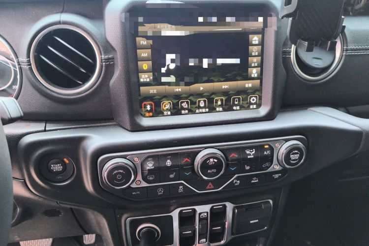 Used Jeep Gladiator 2023 3.6L Overland Audio And AC Panel
