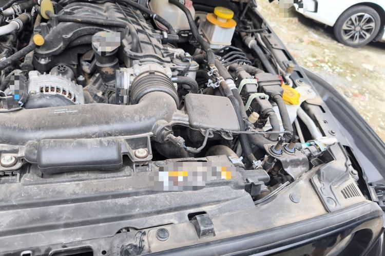 Used Jeep Gladiator 2023 3.6L Overland Engine Bay Left