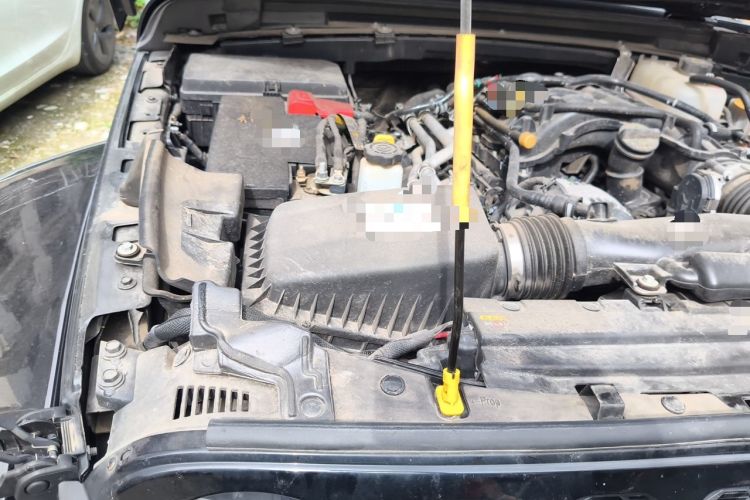 Used Jeep Gladiator 2023 3.6L Overland Engine Bay Right