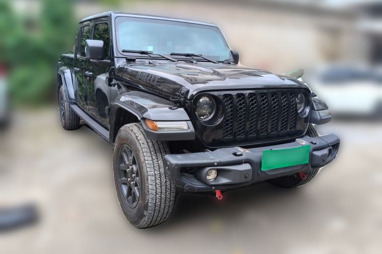 Used Jeep Gladiator 2023 3.6L Overland Front Right 45 Deg