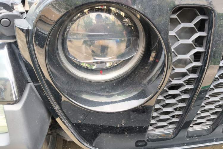 Used Jeep Gladiator 2023 3.6L Overland Right Front Headlight