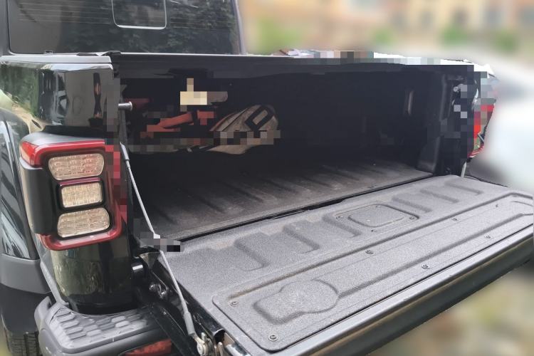 Used Jeep Gladiator 2023 3.6L Overland Trunk