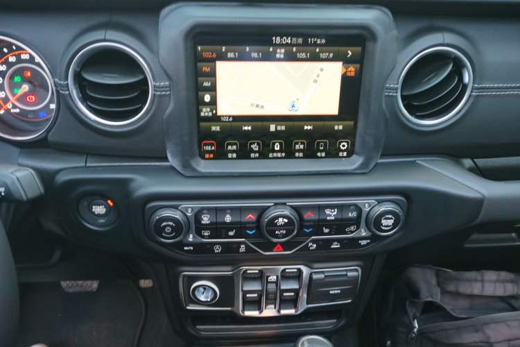 Used Jeep Gladiator 2023 3.6L Overland Audio And AC Panel