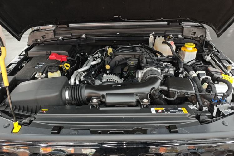 Used Jeep Gladiator 2023 3.6L Overland Engine Bay