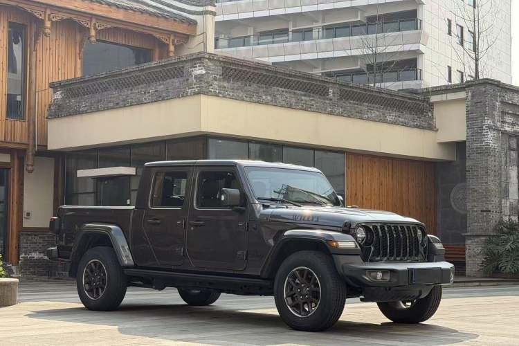 Used Jeep Gladiator 2023 3.6L Overland Exterior 1