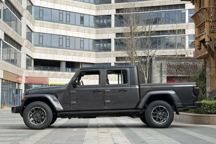 Used Jeep Gladiator 2023 3.6L Overland Exterior 2